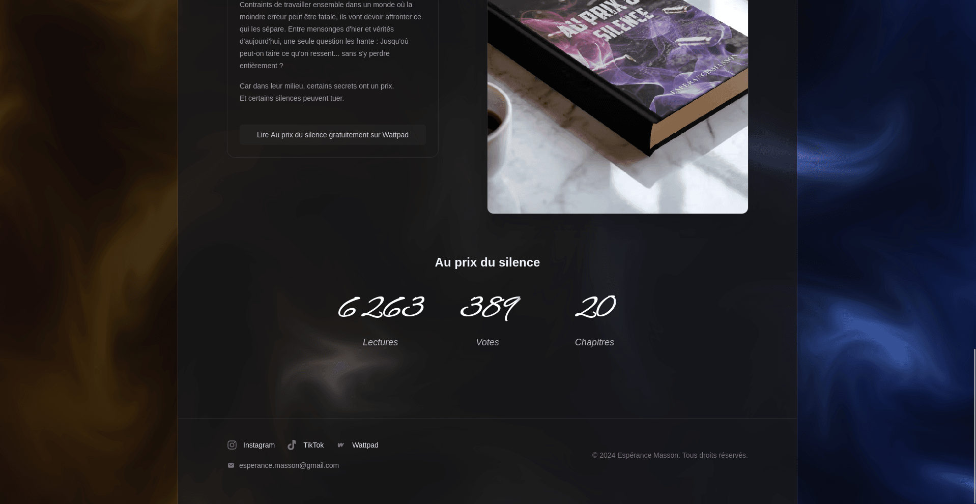 A captivating display of the book 'Au prix du silence' with coffee, showcasing its 6,263 readings, 389 votes, and 20 chapters against a dark smoky background.