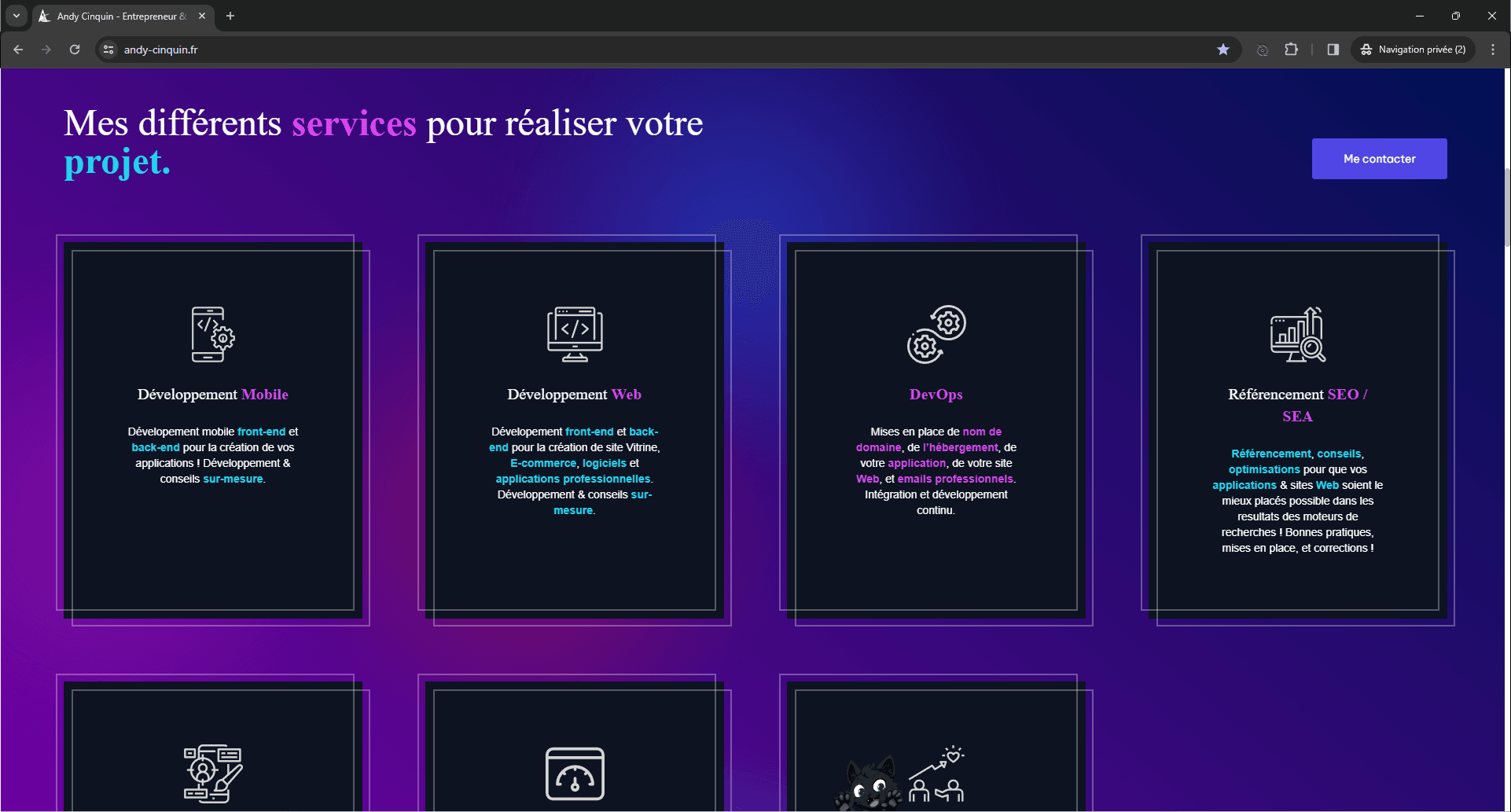 Web page with purple and black color scheme displaying services for mobile development, web development, DevOps, and SEO/SEA optimization in French