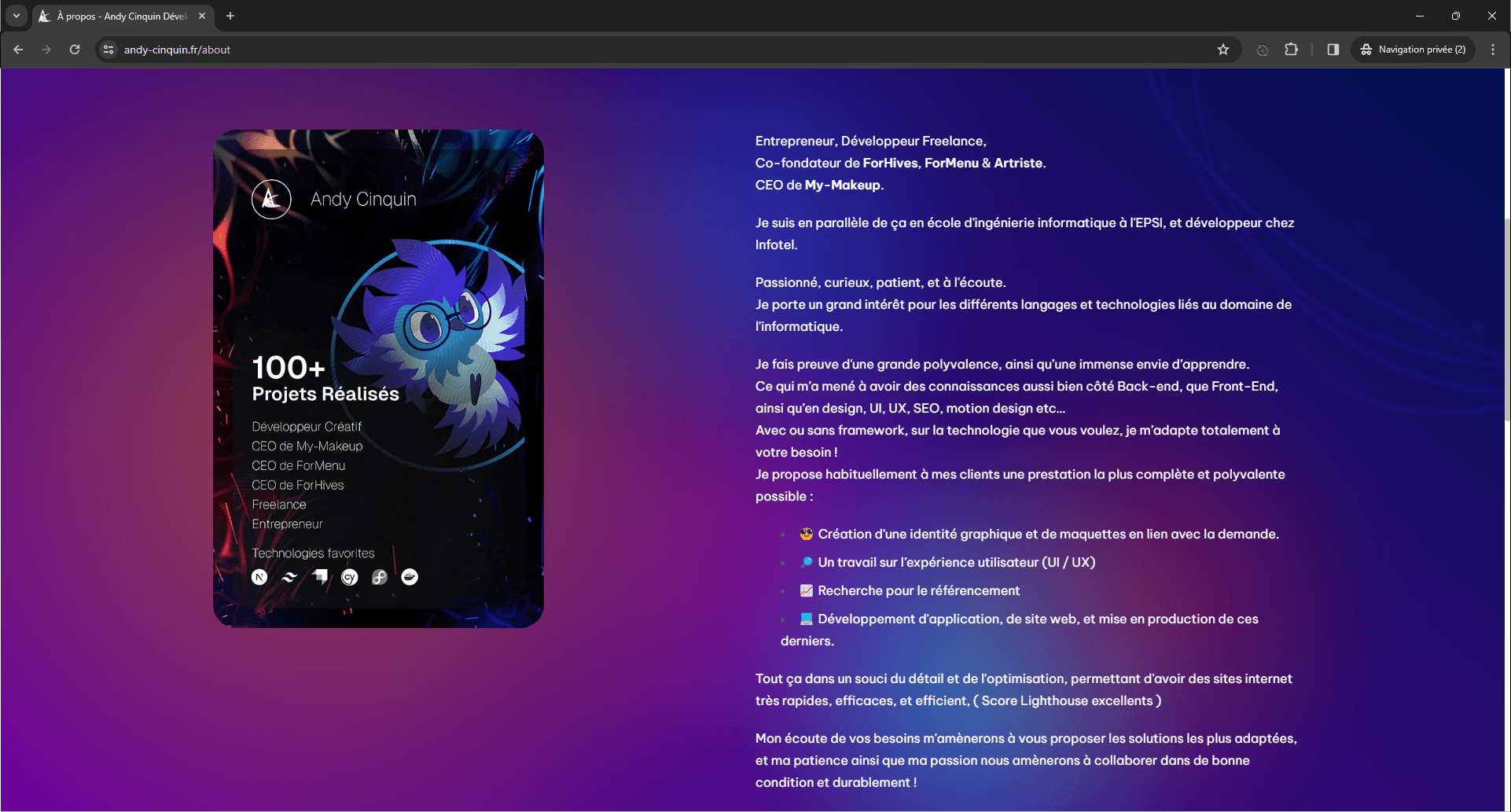 Computer screen displaying a professional portfolio website in French for Andy Cinquin, featuring achievements, roles, and favorite technologies.
